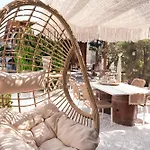 Sunrock - Jasmine Lägenhetshotell
