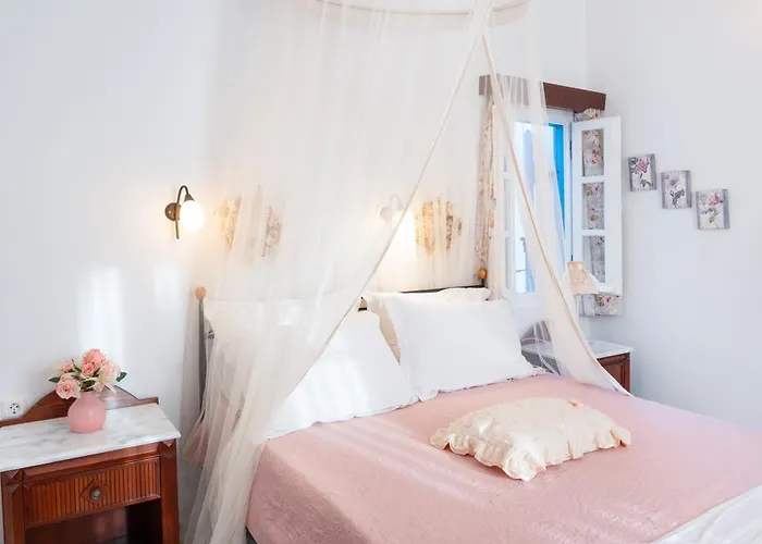 Sunrock - Jasmine Naxos City